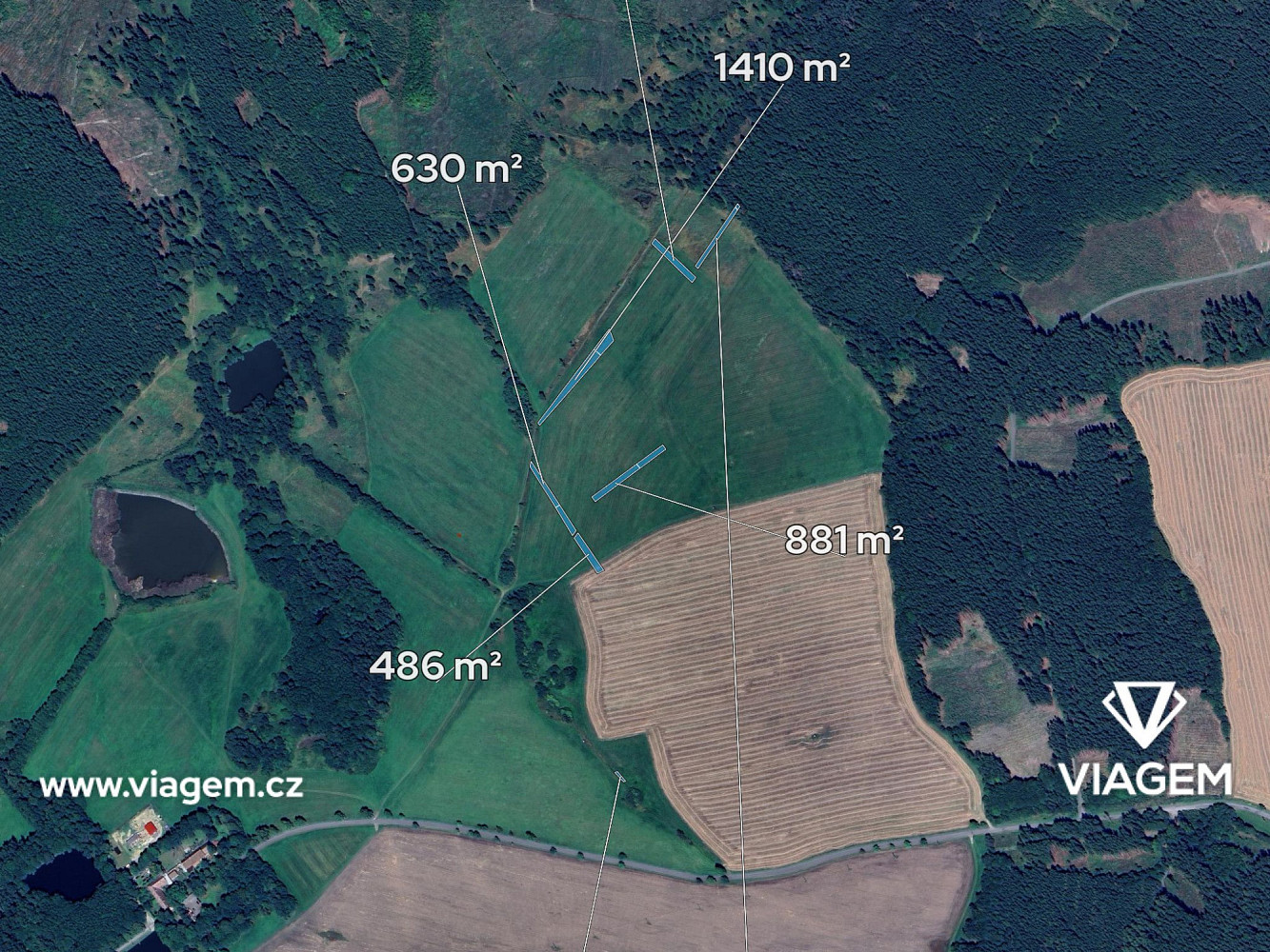 Pole 4 552 m² – pohled 2