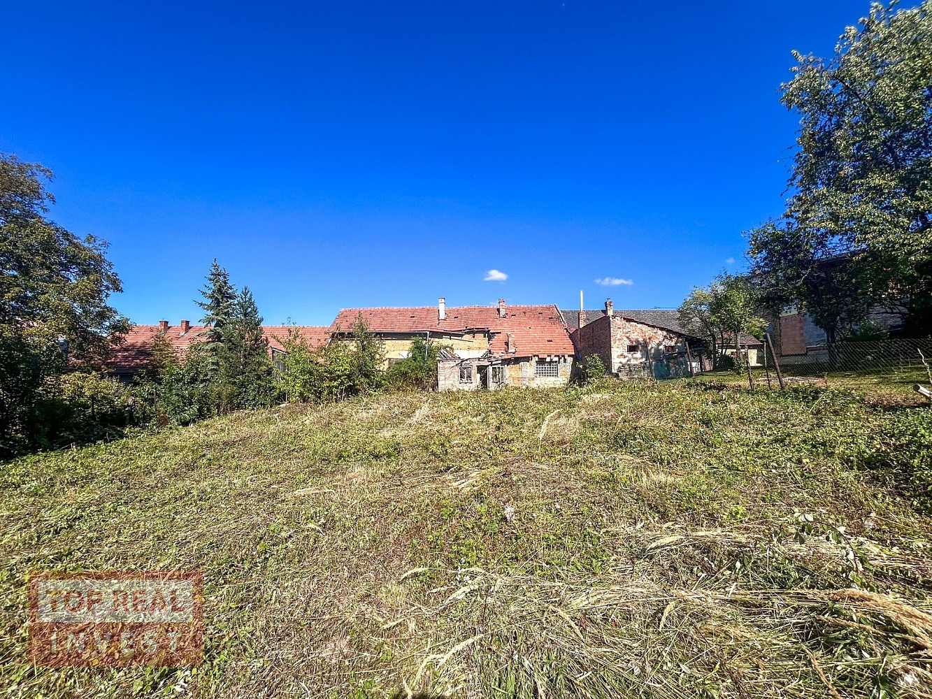 Prodej stavebního pozemku 777 m² – pohled 2