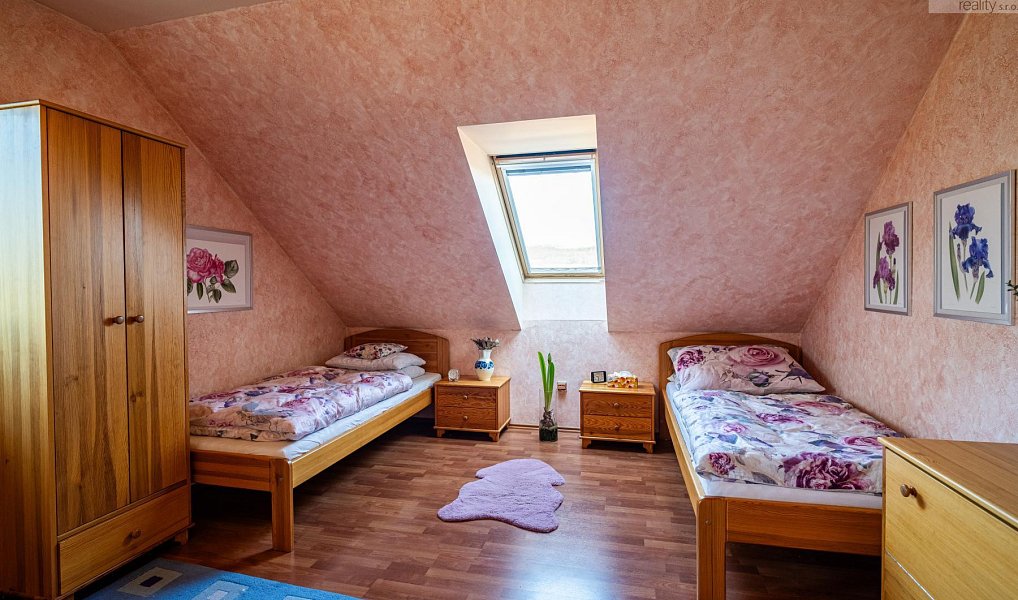 Prodej domu 372 m² s pozemkem 3 764 m², Lužice – náhled fotky 31