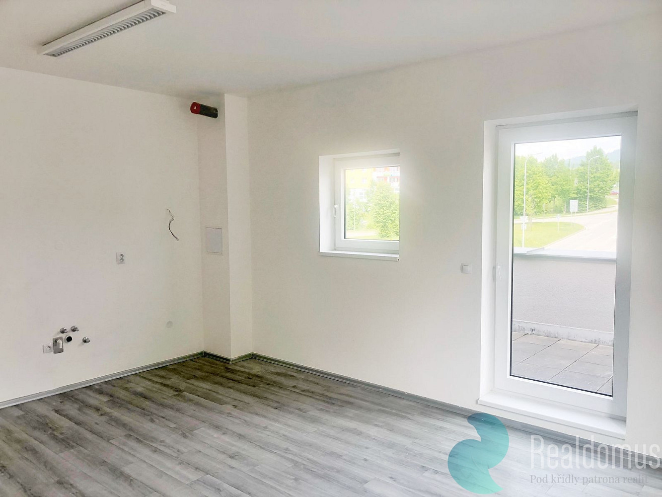 Pronájem kanceláře 89 m² – fotografie 2