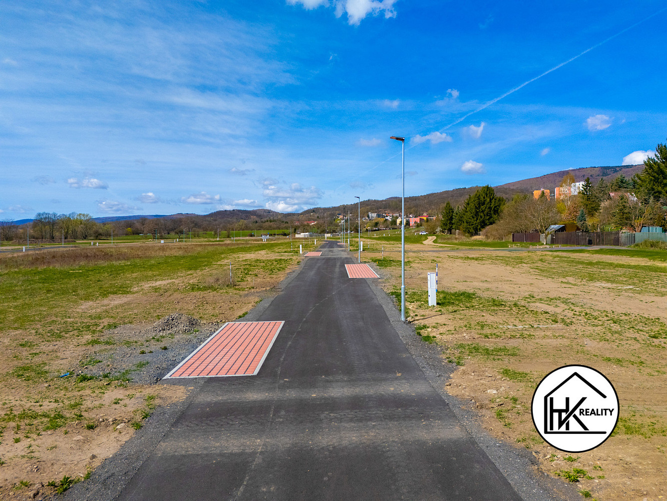 Prodej stavebního pozemku 843 m² – pohled 5