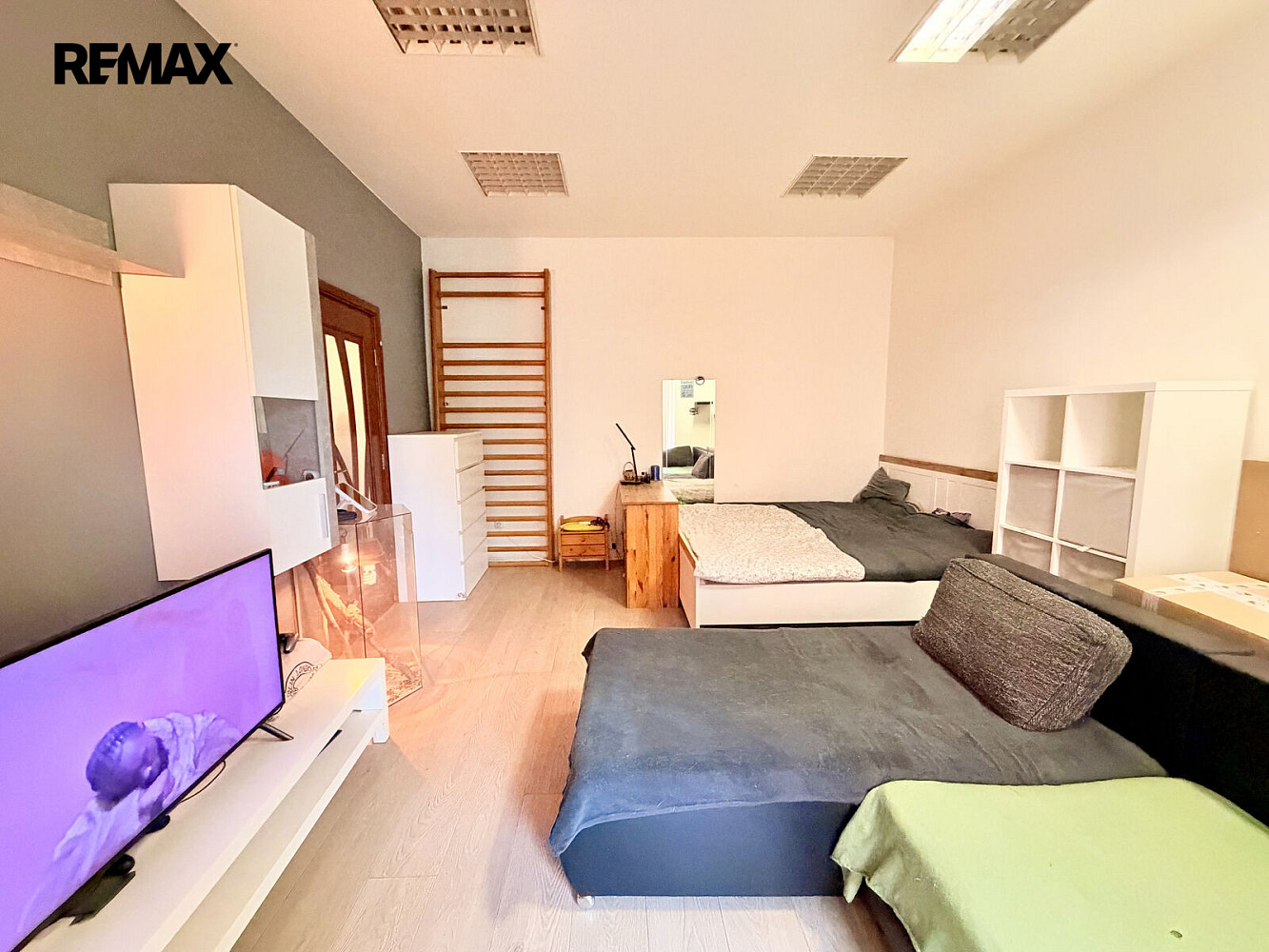 Pronájem bytu 1+kk 30 m² – fotografie 2