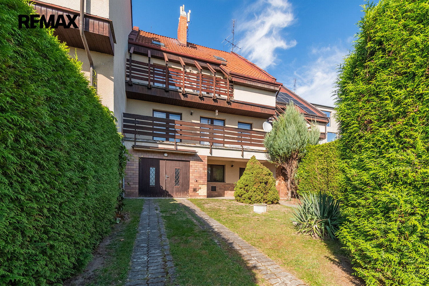 Prodej domu 302 m² s pozemkem 306 m² – fotografie 2