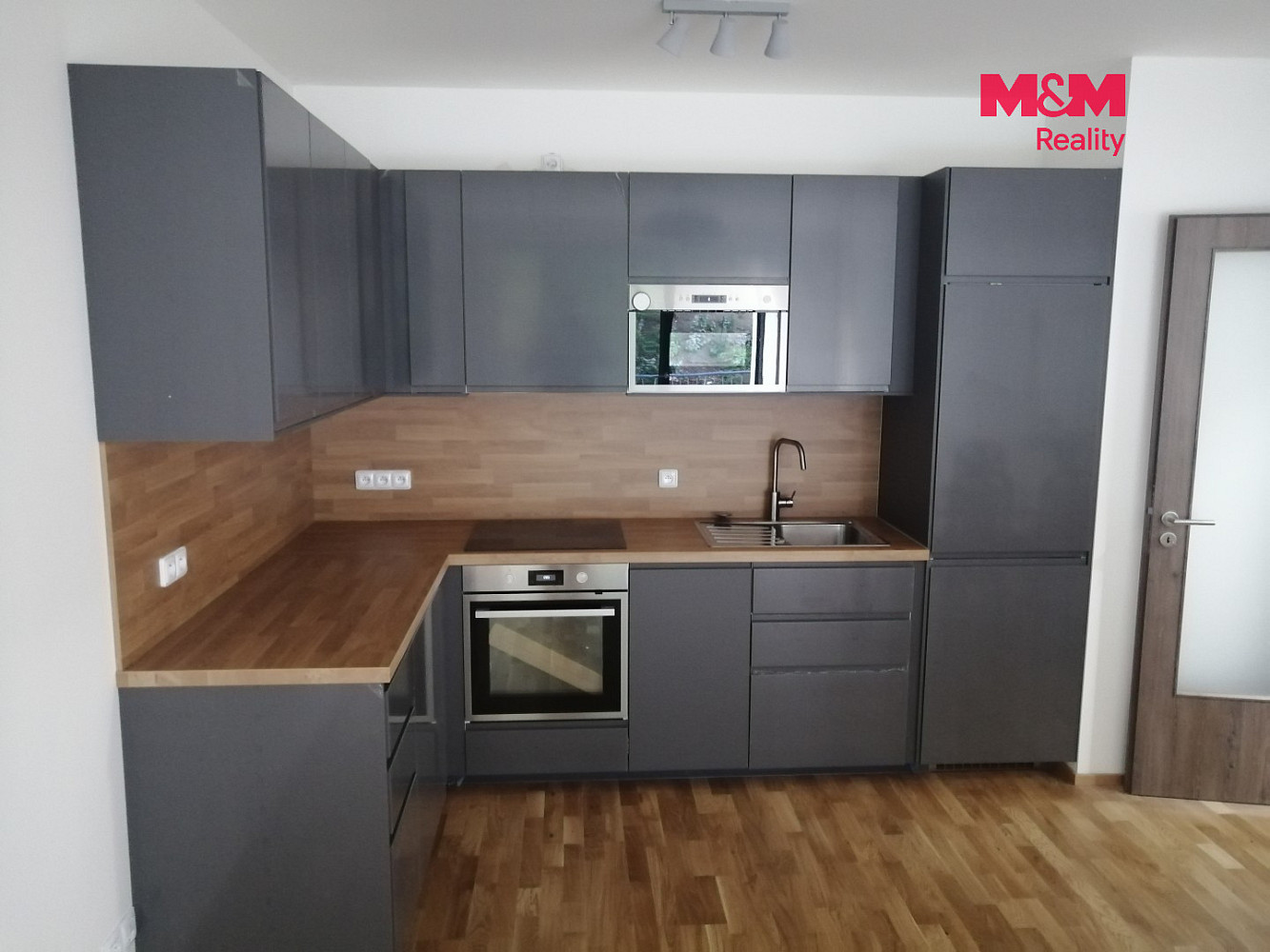 Pronájem bytu 2+kk 58 m² – fotografie 2