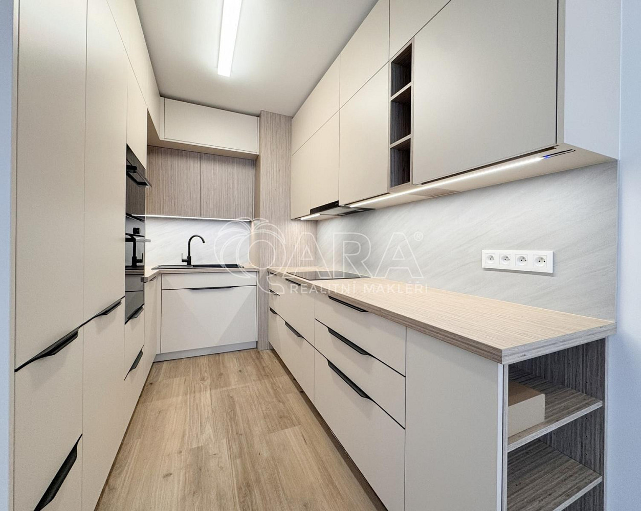 Pronájem bytu 2+kk 53 m² – fotografie 2