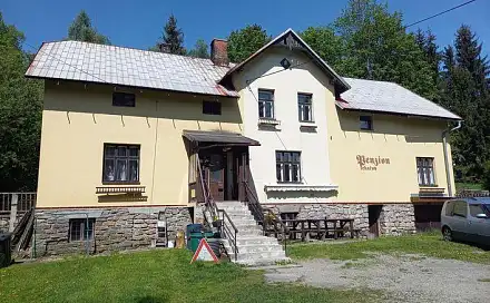 Dražba domu 550 m² s pozemkem 9 428 m², Jindřichov