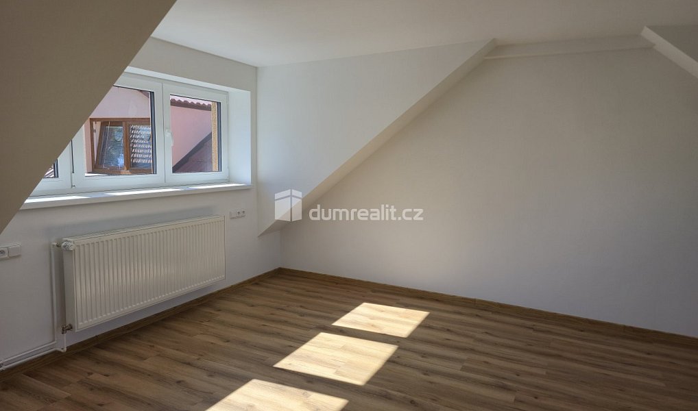 Pronájem bytu 3+kk 74 m², Straky – náhled fotky 6