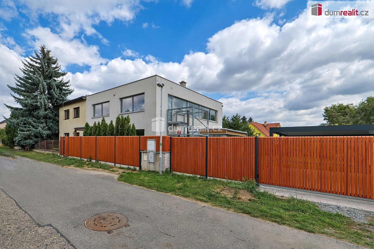 Prodej domu 168 m² s pozemkem 565 m²