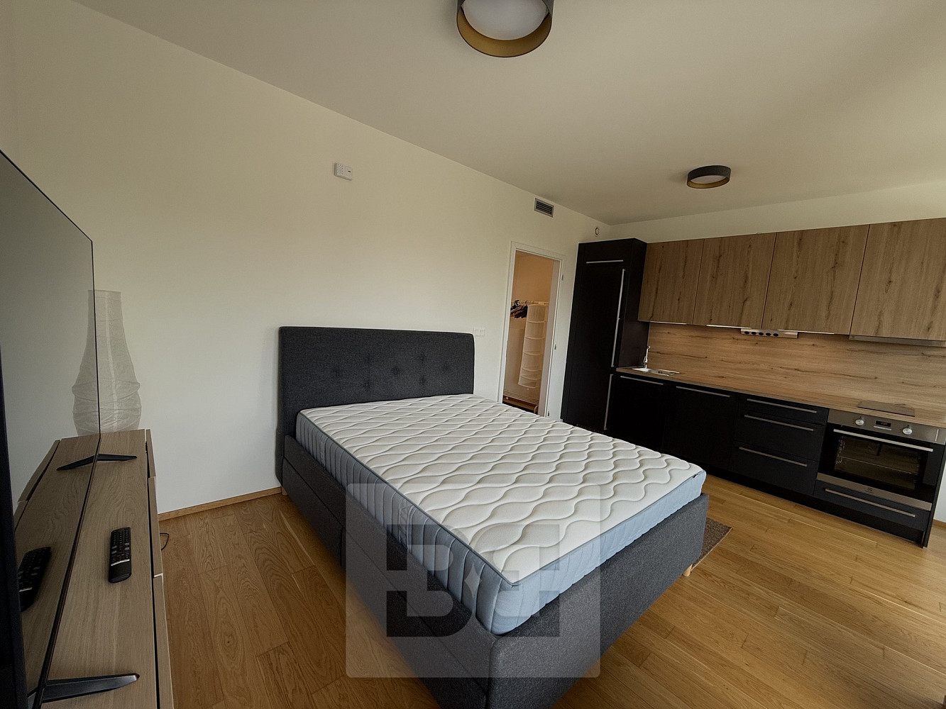 Pronájem bytu 1+kk 32 m² — photo 4