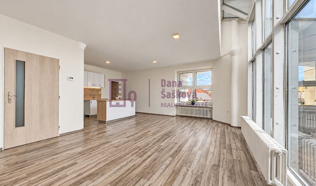 Pronájem bytu 3+kk 78 m², Jindřichův Hradec – náhled fotky 17