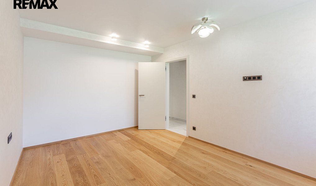 Prodej domu 244 m² s pozemkem 810 m², Praha – náhled fotky 9