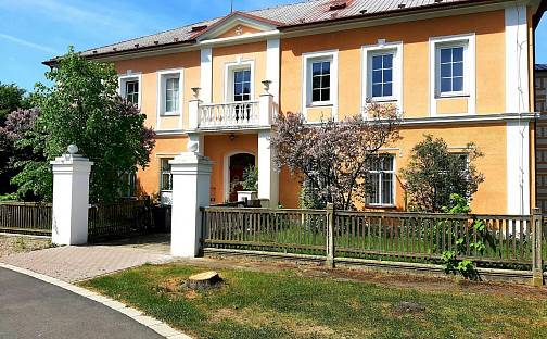 Prodej domu 500 m² s pozemkem 1 555 m², Smilovice, okres Mladá Boleslav