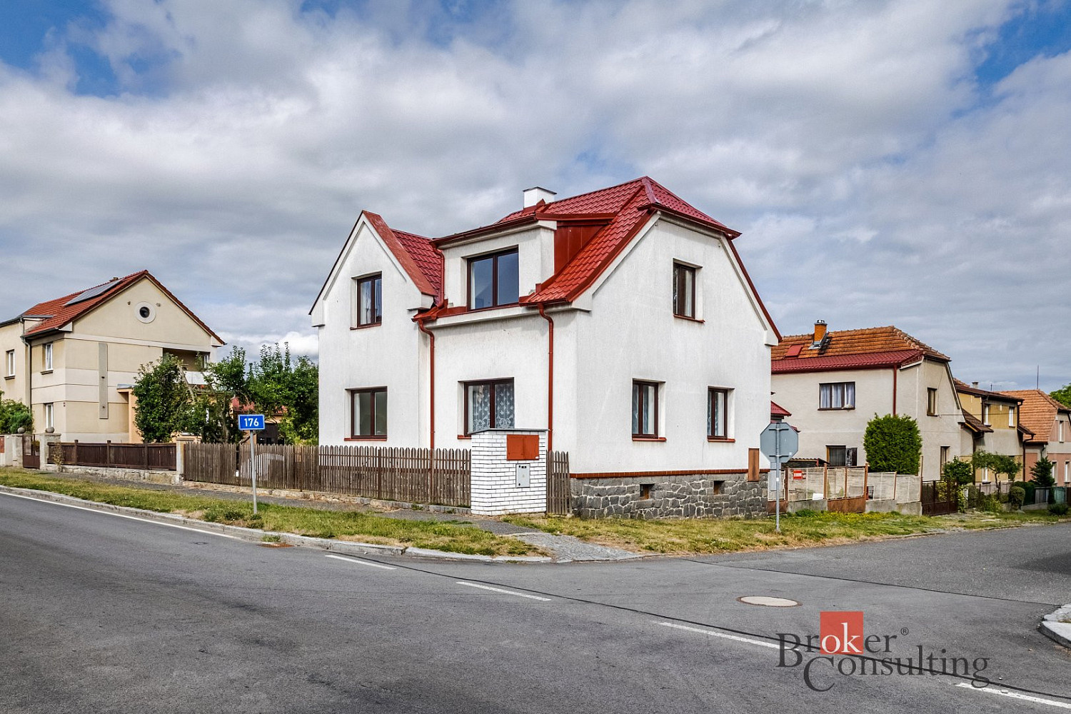 Prodej domu 236 m² s pozemkem 361 m²