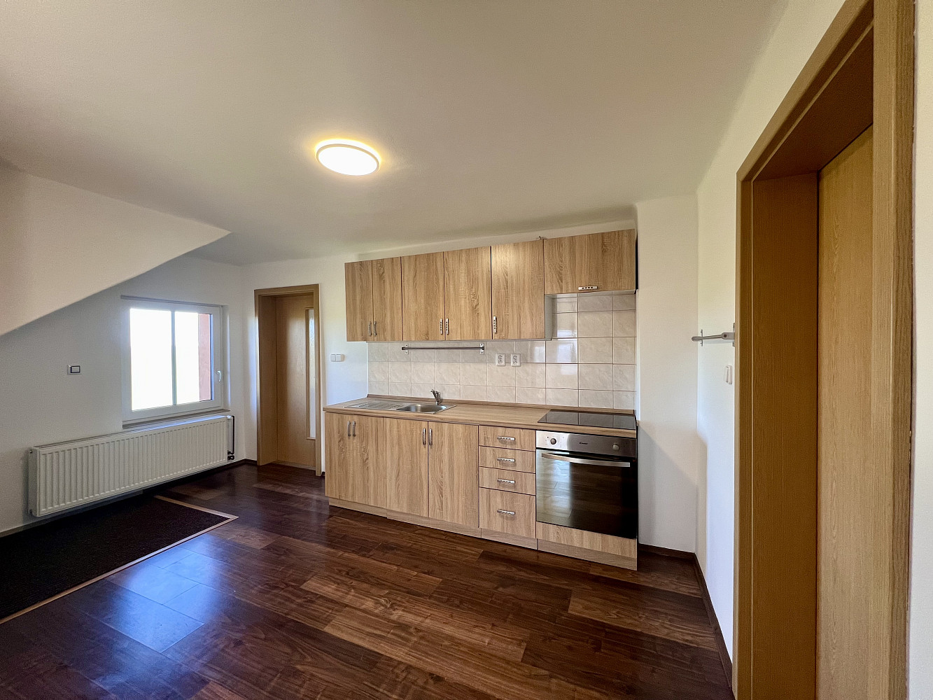 Pronájem bytu 3+1 73 m² – fotografie 3