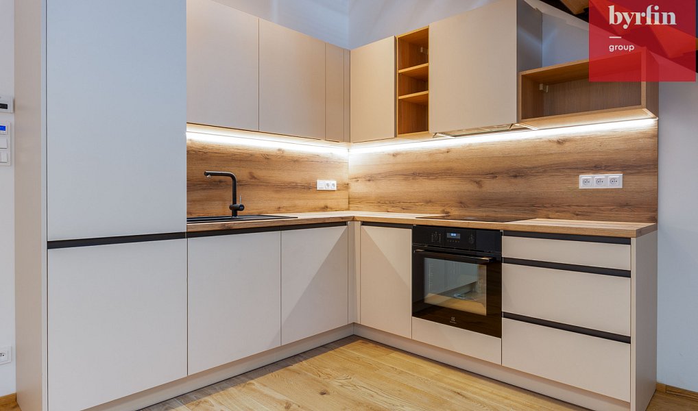 Prodej bytu 2+kk 56 m², Praha – náhled fotky 4
