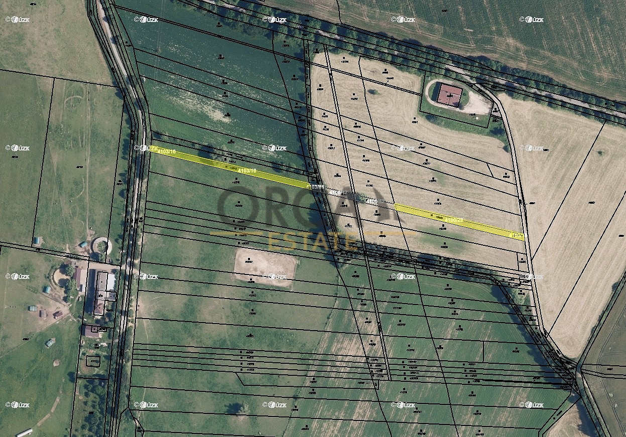 Prodej pole 1 665 m²
