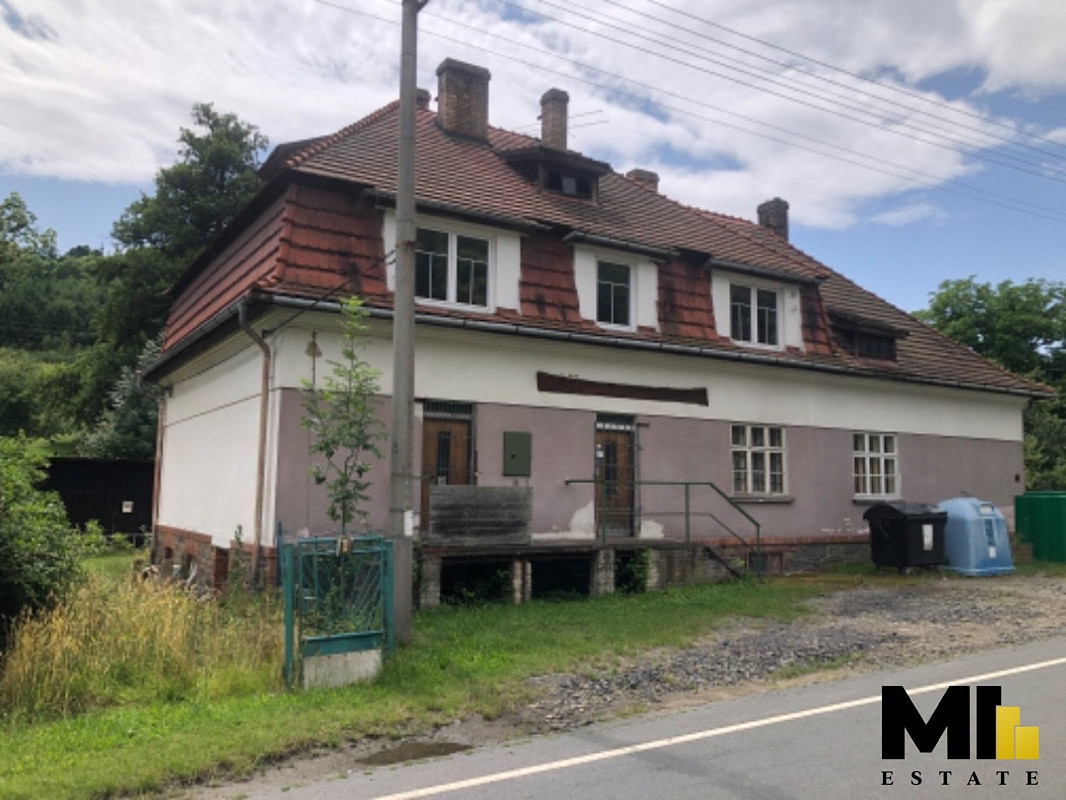 Prodej domu 325 m² s pozemkem 1 498 m²