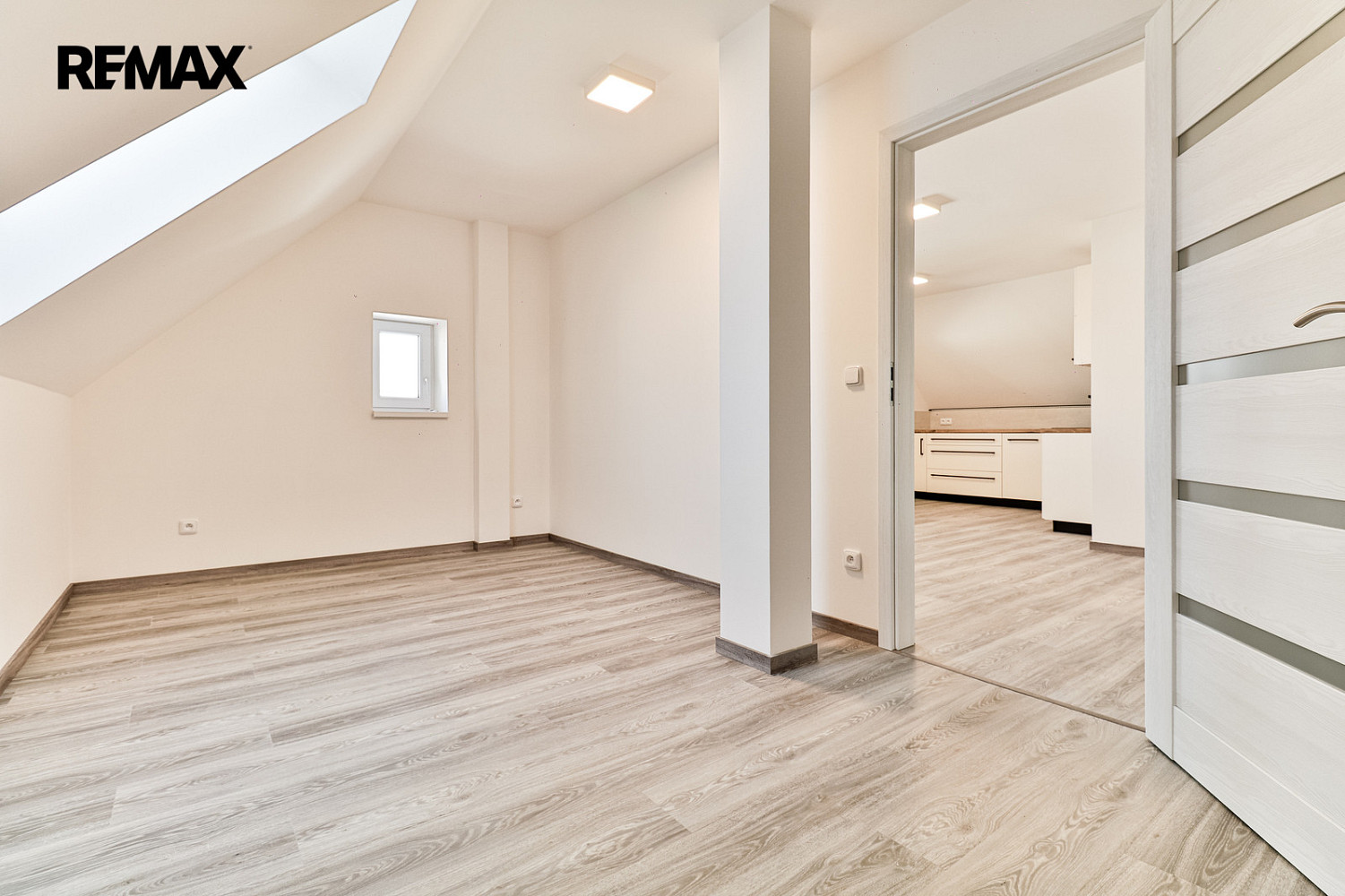 Pronájem bytu 2+kk 40 m² — photo 2