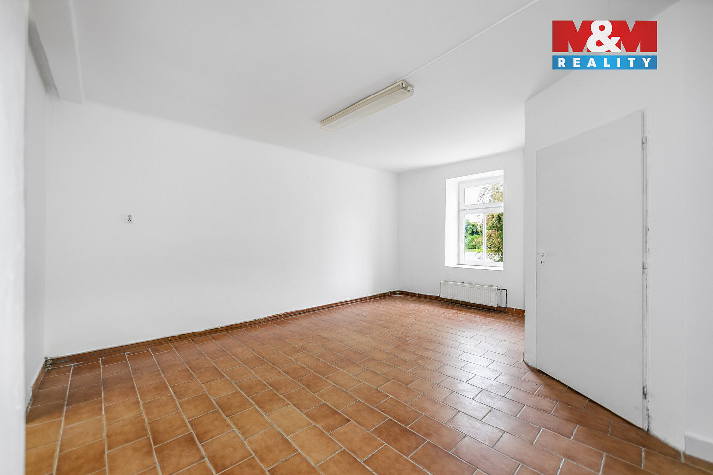 Prodej nájemního domu, činžáku 230 m² — photo 2