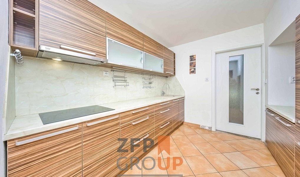 Prodej domu 227 m² s pozemkem 889 m², Senice na Hané – náhled fotky 2