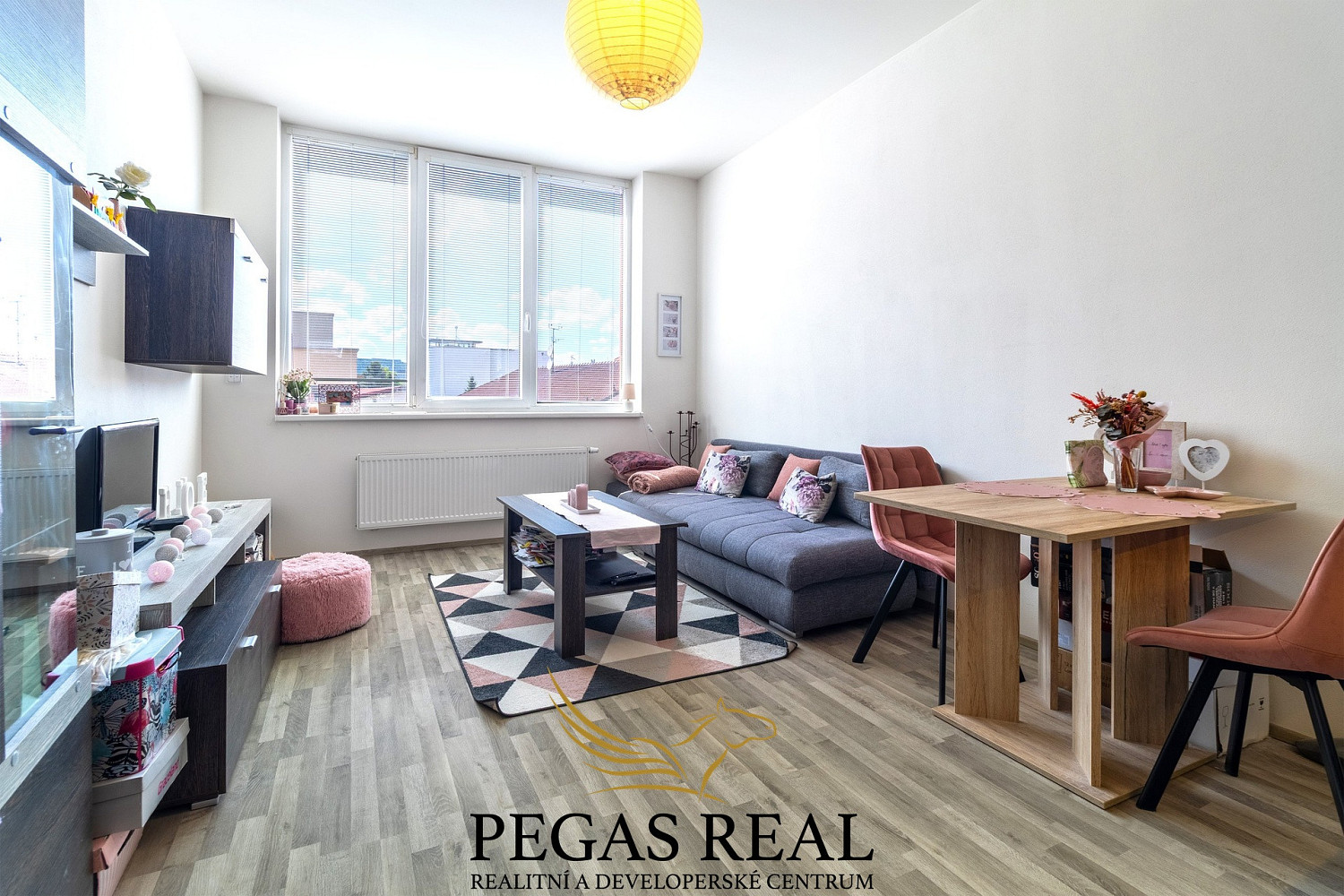 Prodej bytu 1+kk 27 m² — photo 2