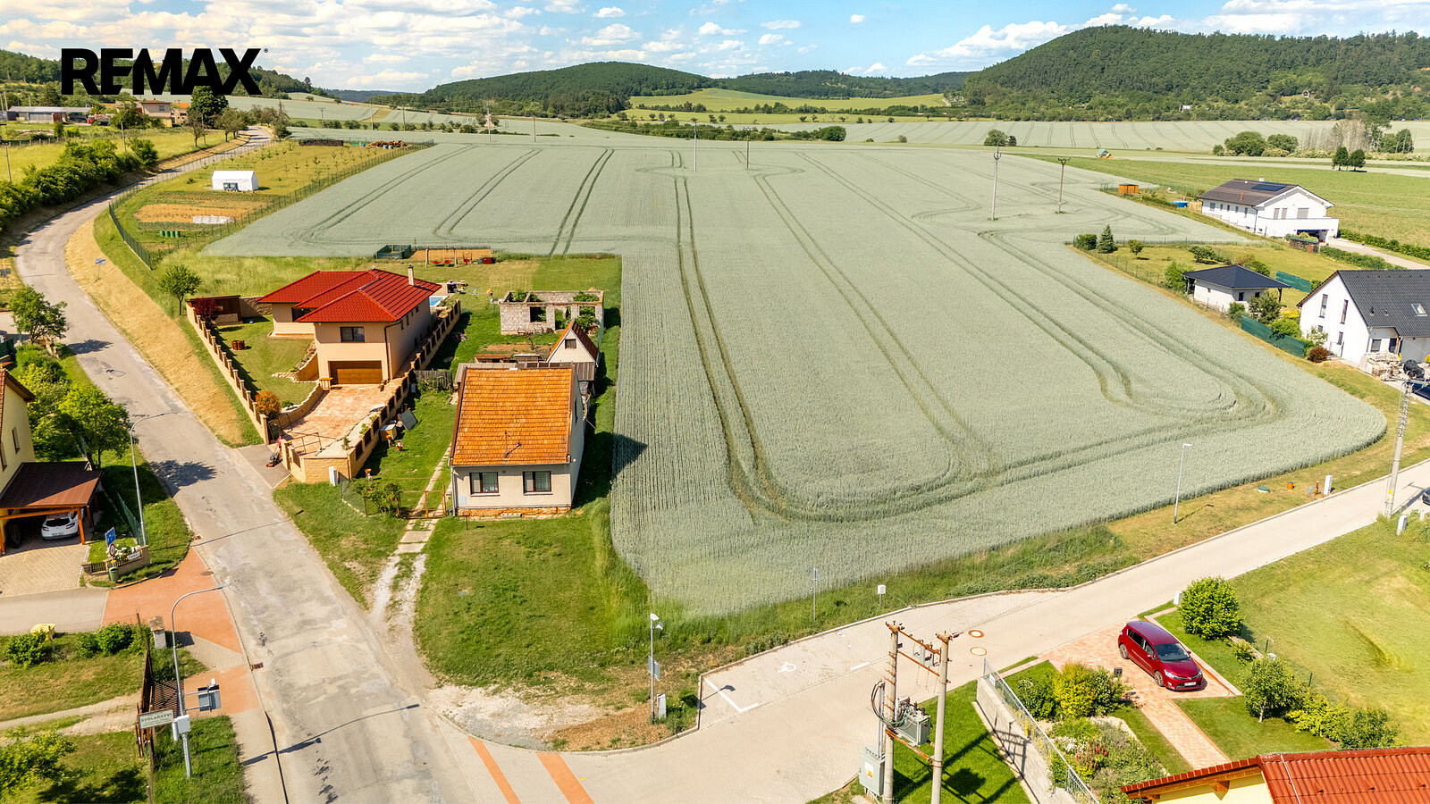 Prodej stavebního pozemku 1 719 m² – fotografie 2