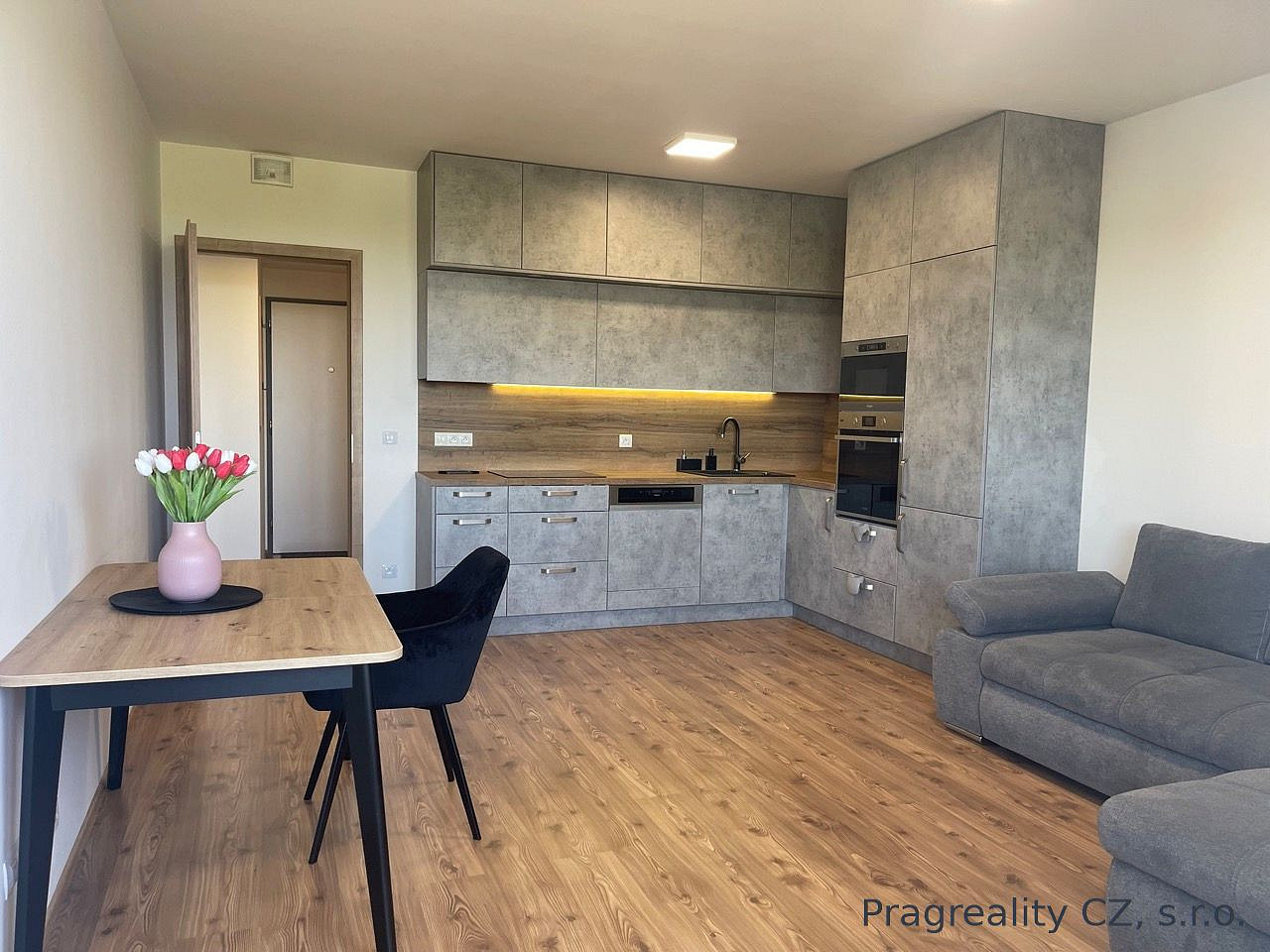 Pronájem bytu 2+kk 70 m² — photo 3