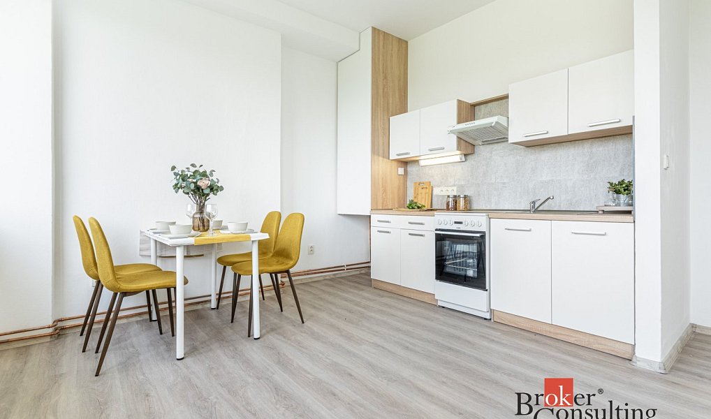 Pronájem bytu 3+kk 68 m², Mlékojedy – náhled fotky 4