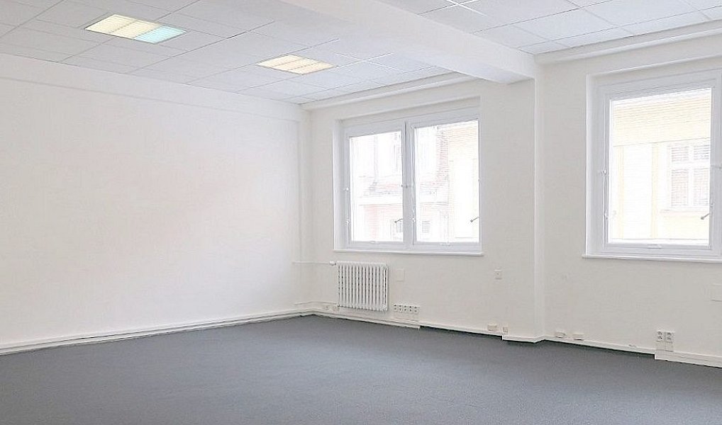 Pronájem kanceláře 612 m², Karlovy Vary – náhled fotky 2