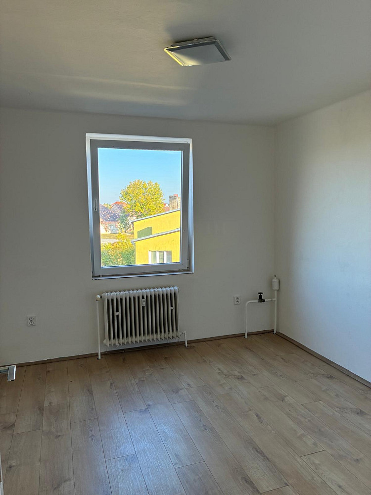 Pronájem bytu 4+1 95 m² – fotografie 2