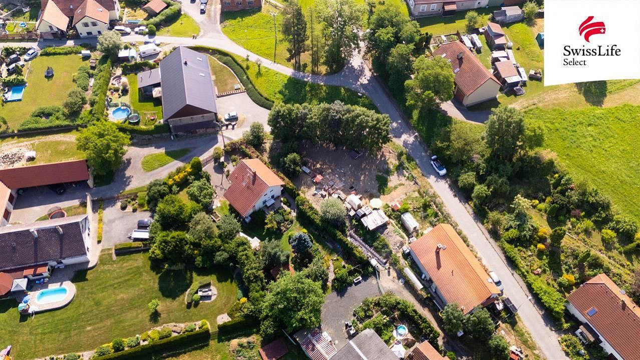 Prodej stavebního pozemku 698 m² – fotografie 3