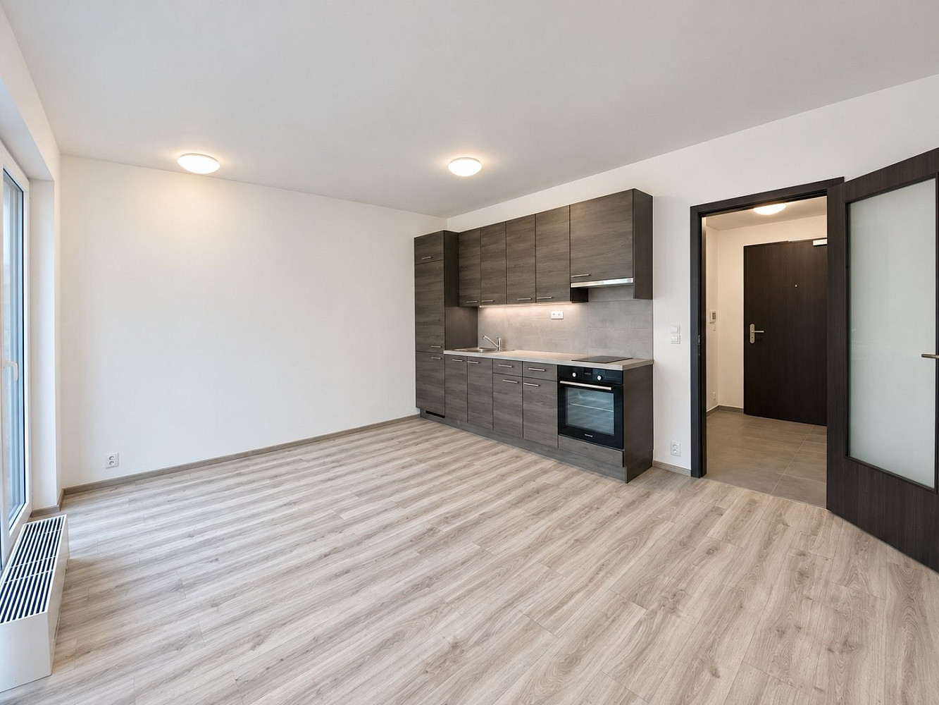 Pronájem bytu 1+kk 33 m² – fotografie 3