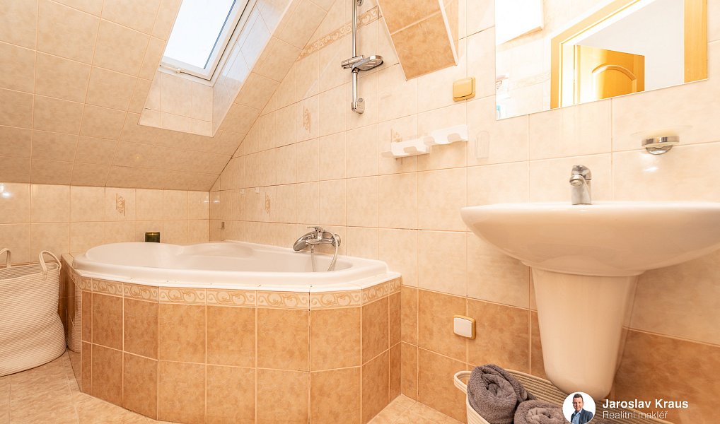 Prodej obchodních prostor 529 m², Lázně Bělohrad – náhled fotky 33