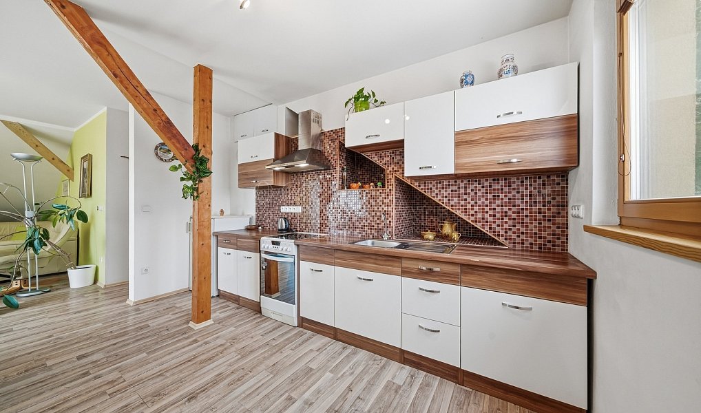 Prodej domu 200 m² s pozemkem 884 m², Drahanovice – náhled fotky 32