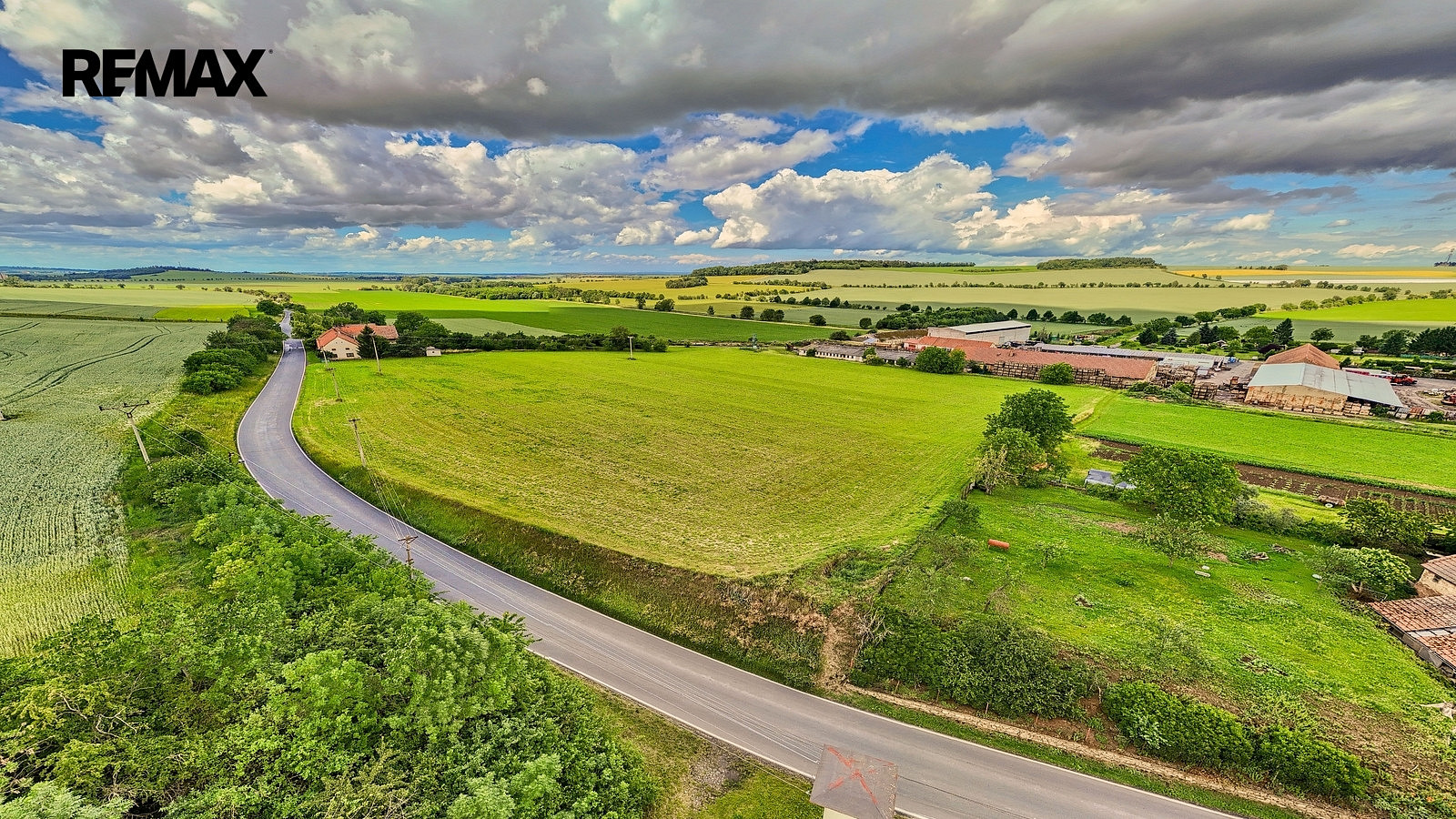 Prodej stavebního pozemku 849 m² – fotografie 5