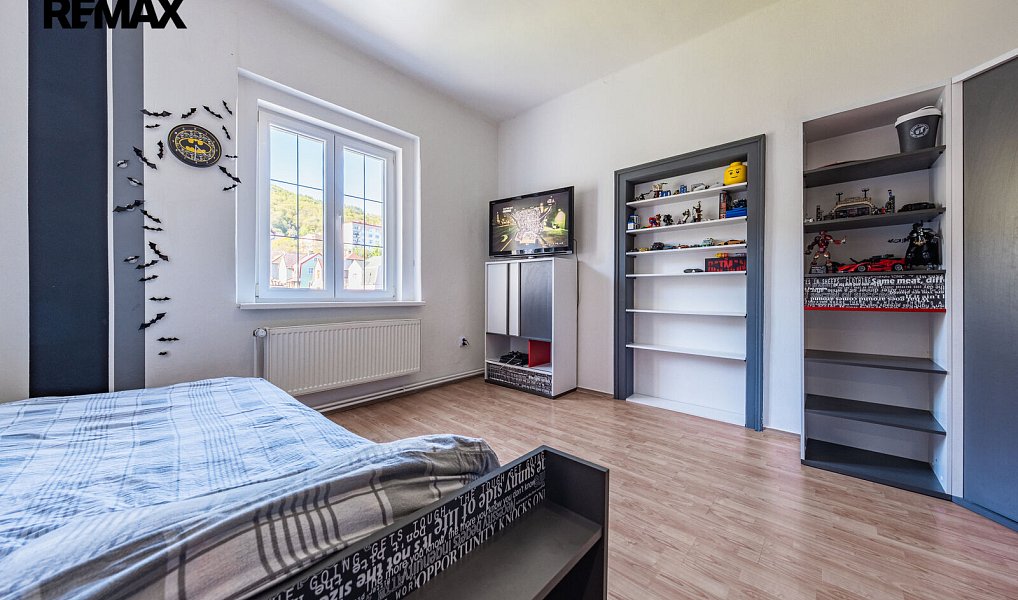 Prodej domu 260 m² s pozemkem 180 m², Krupka – náhled fotky 32