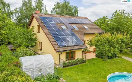 Prodej domu 200 m² s pozemkem 1 008 m², Slunečná, Kamenice - Struhařov, okres Praha-východ