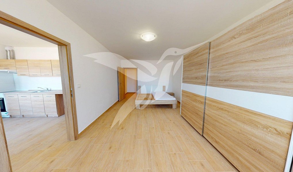 Pronájem bytu 3+kk 44 m², Dnešice – náhled fotky 2