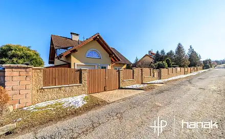 Prodej domu 146 m² s pozemkem 689 m², Na Stráni, Olomouc - Slavonín