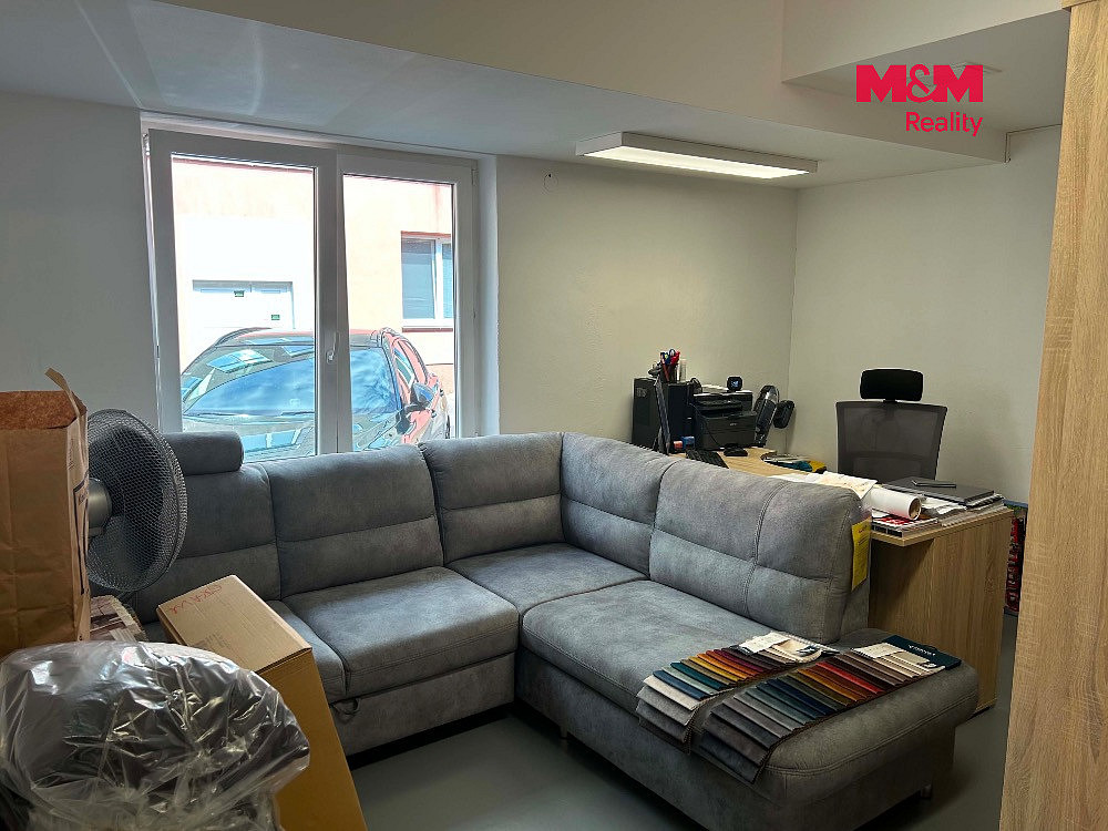 Pronájem obchodních prostor 181 m² – fotografie 4
