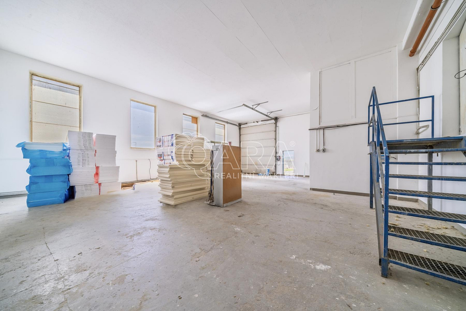 Pronájem skladovacích prostor 210 m² – fotografie 2