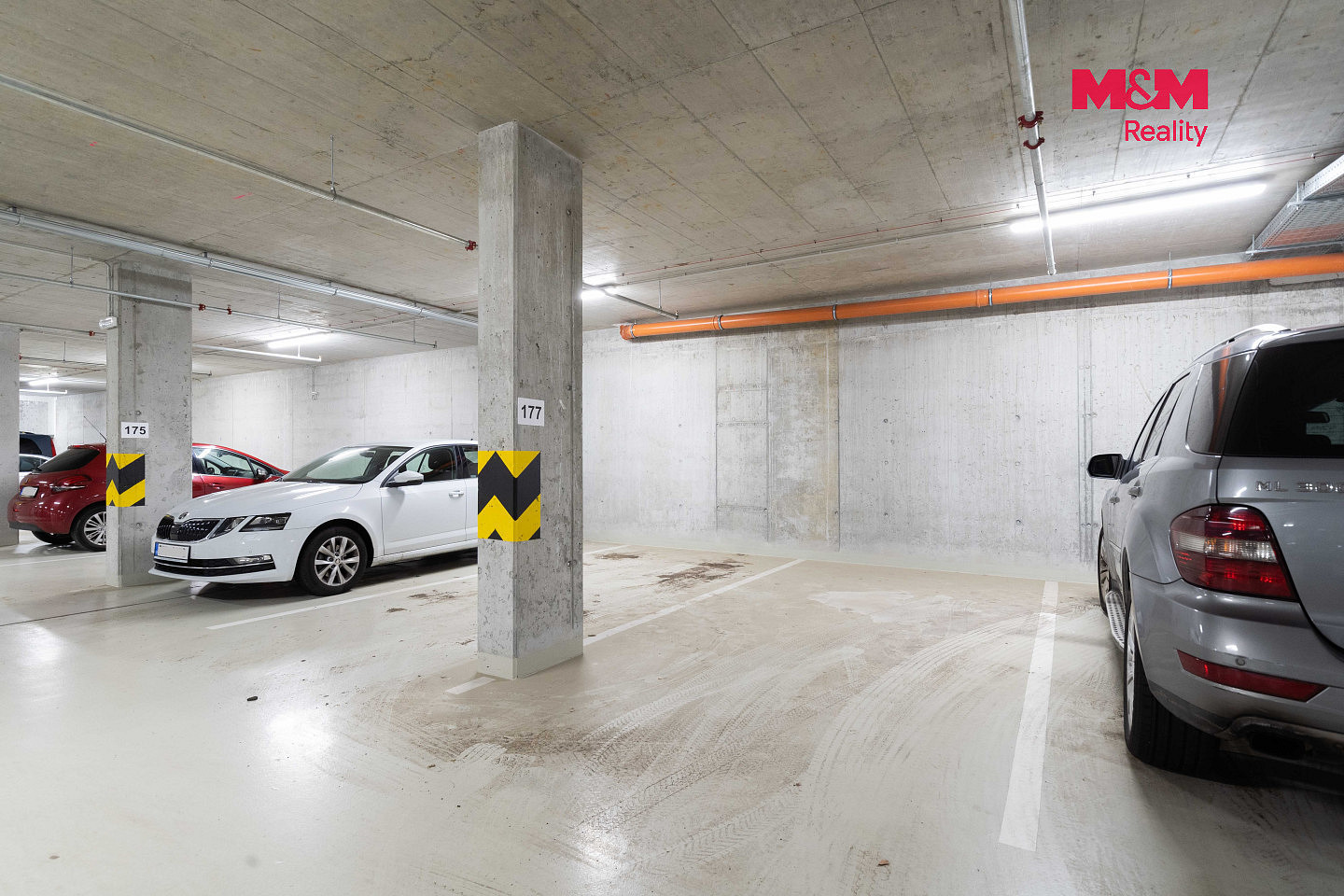 Pronájem parkovacího místa, 12 m2, Plzeň, ul. Stehlíkova – fotografie 3