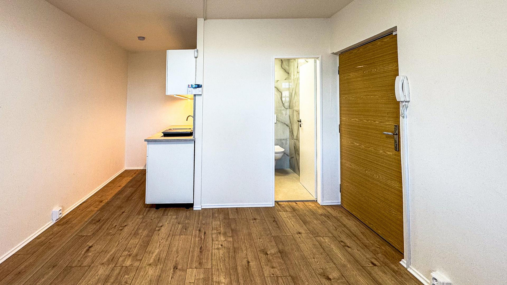 Pronájem kanceláře 17 m² – fotografie 5