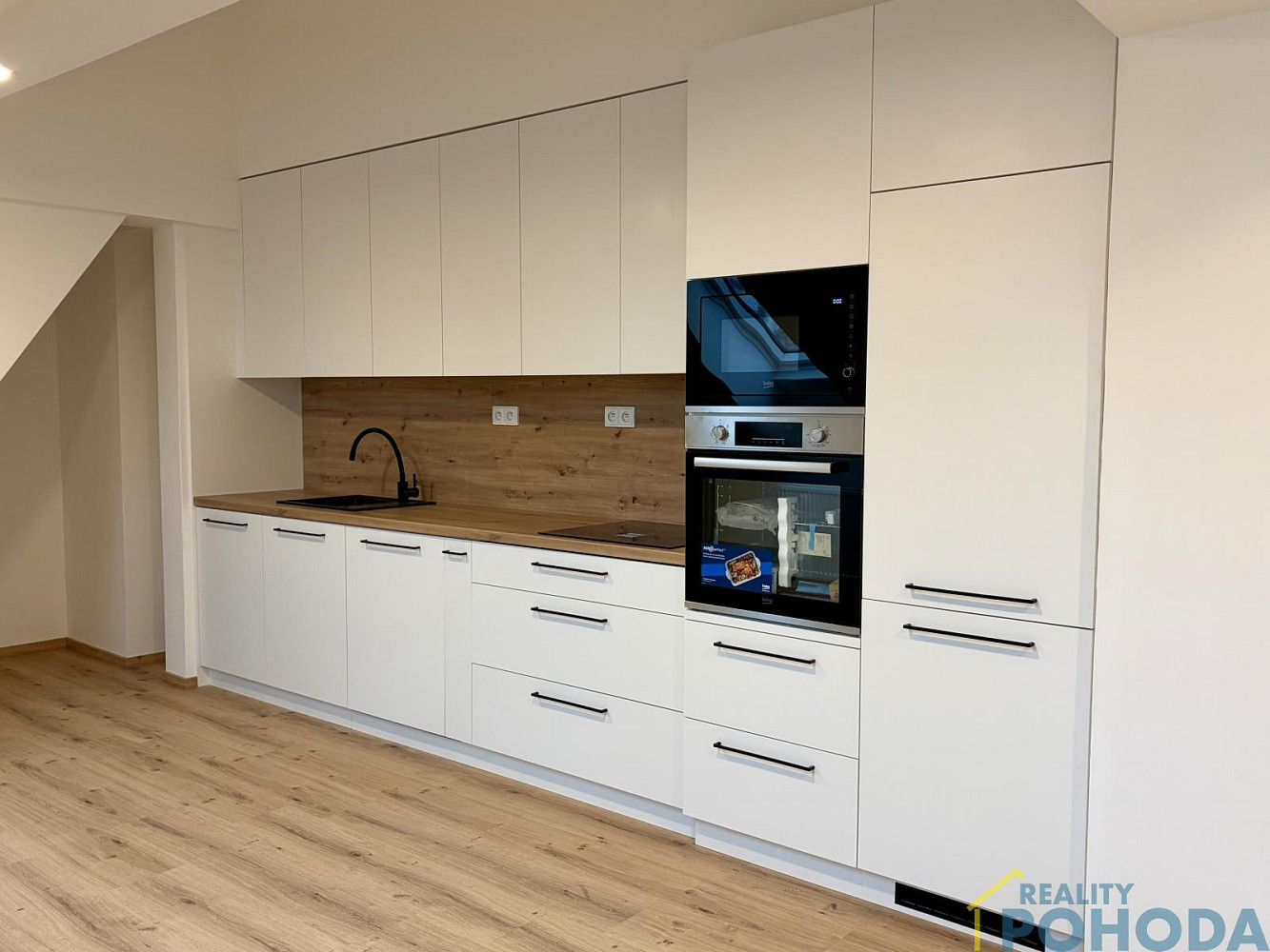 Pronájem bytu 3+kk 109 m² — photo 2