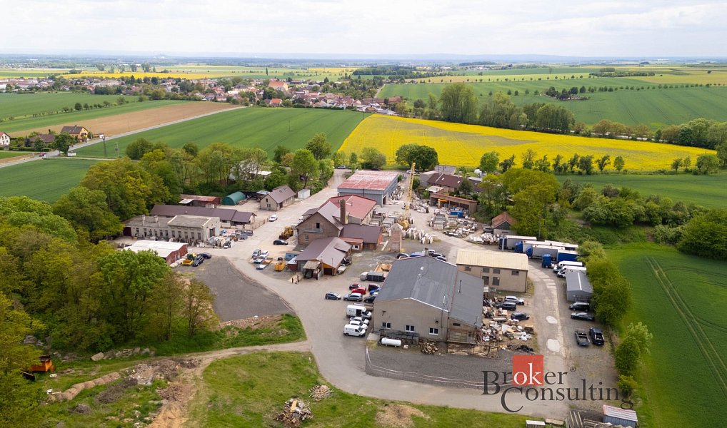 Pronájem skladovacích prostor 350 m², Stěžery – náhled fotky 9