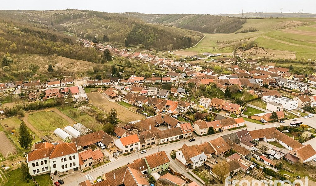 Prodej domu 200 m² s pozemkem 1 813 m², Lovčičky – náhled fotky 22