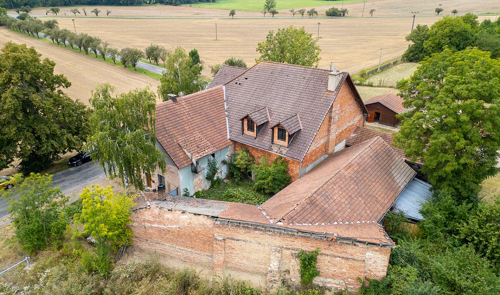 Prodej ubytovacího objektu 852 m², Chroustovice – náhled fotky 8