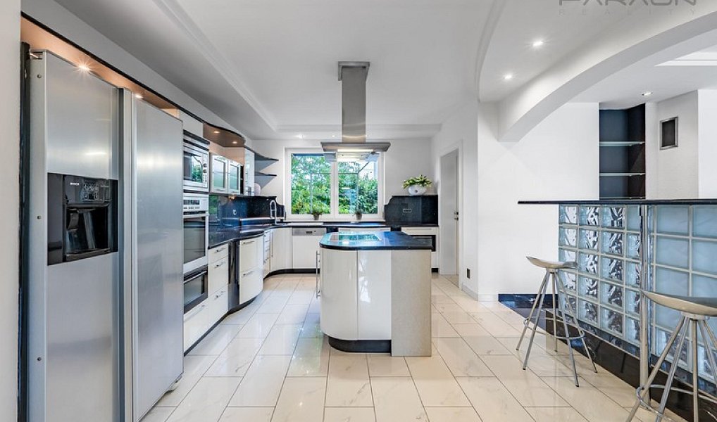 Prodej domu 454 m² s pozemkem 1 837 m², Dolní Břežany – náhled fotky 11