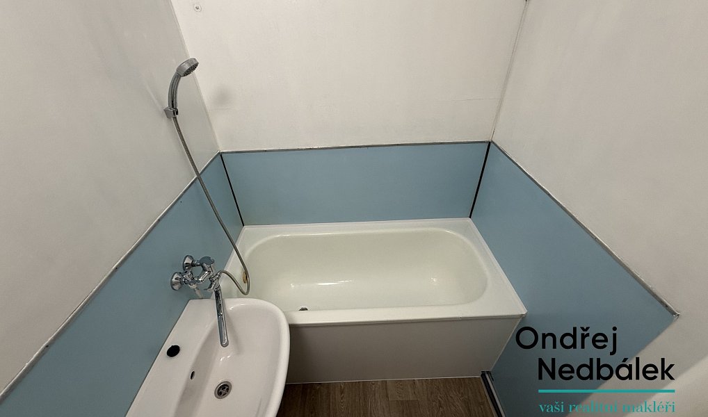 Pronájem bytu 3+1 56 m², Vsetín – náhled fotky 9