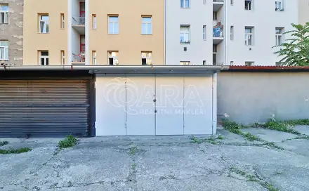 Prodej garáže 16 m2 na vlastním pozemku Praha 3 - Žižkov, Čajkovského, Praha 3 - Žižkov
